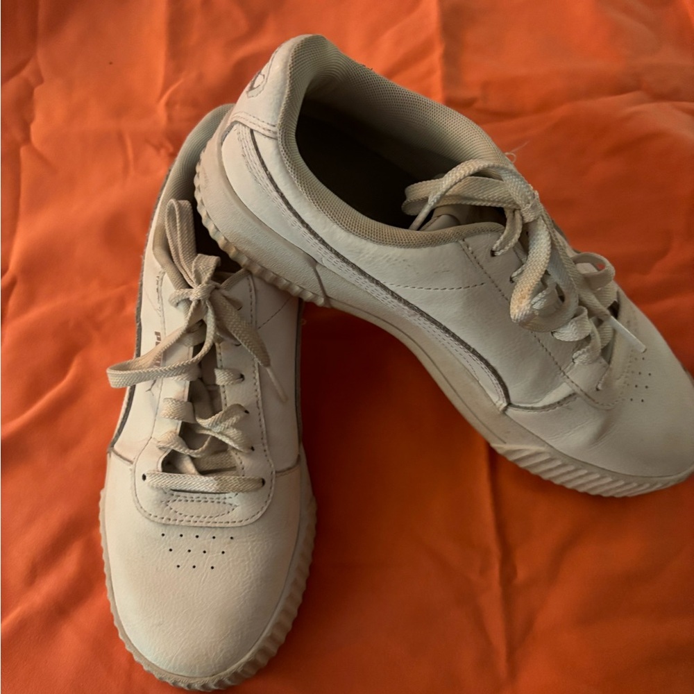 Womens Puma Carina white leather platform sneakers size 9